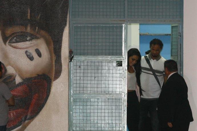 Goleiro Bruno est&aacute; na casa de sua mulher no Rio de Janeiro