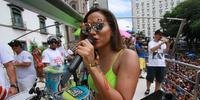 Anitta reúne milhares no Bloco das Poderosas
