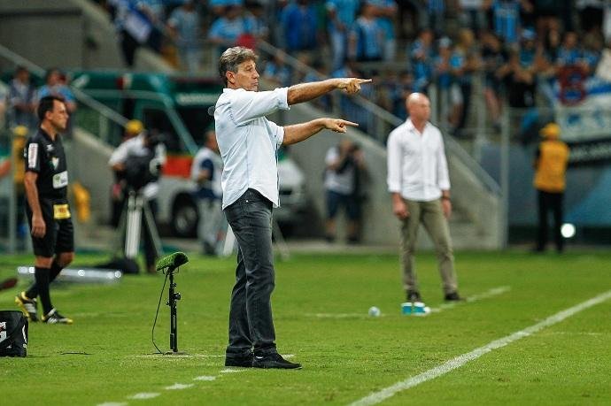 Sem novo zagueiro, Gr&ecirc;mio fecha grupo para in&iacute;cio da Libertadores