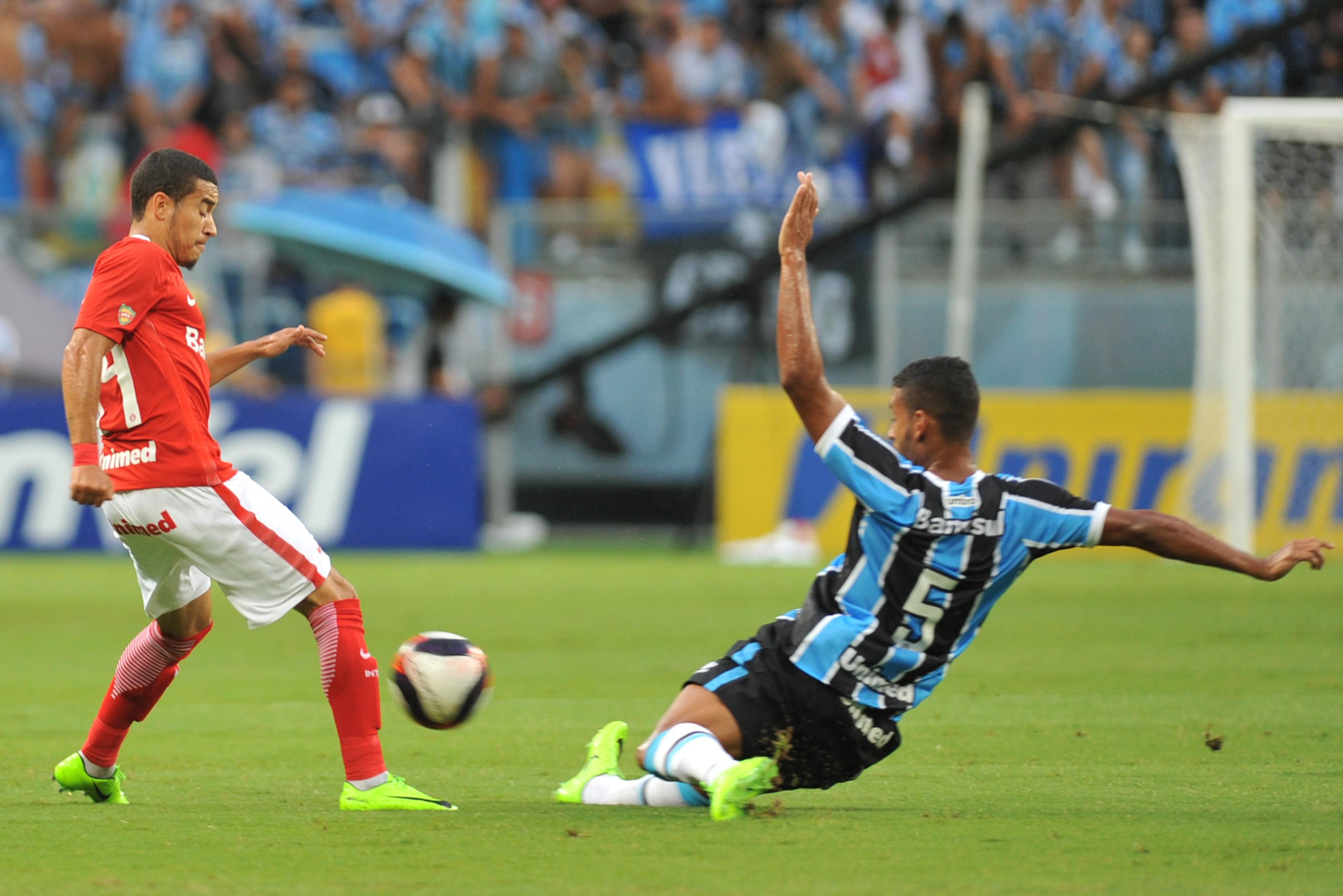 Michel disputou seu primeiro Gre-Nal pelo Gr&ecirc;mio