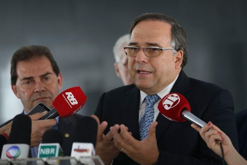 Ex-deputado Sandro Mabel nega que sa&iacute;da tenha ocorrido em raz&atilde;o de poss&iacute;veis desdobramentos da Lava Jato