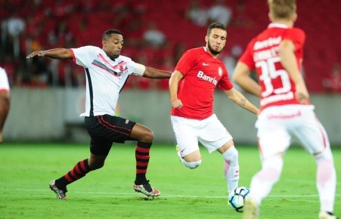 Inter renovou contrato de L&eacute;o Ortiz