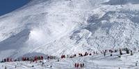 Esquiadores ficam soterrados por avalanche nos Alpes franceses