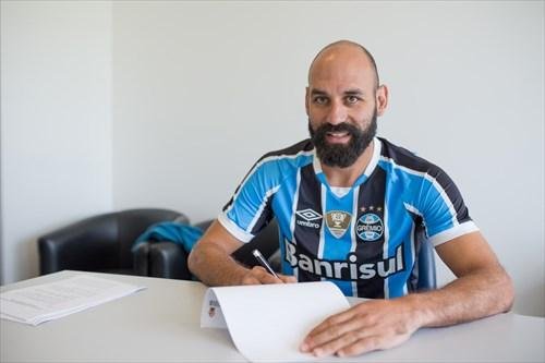 Jogador fechou contrato at&eacute; o fim de 2017, com possibilidade de renova&ccedil;&atilde;o por mais uma temporada