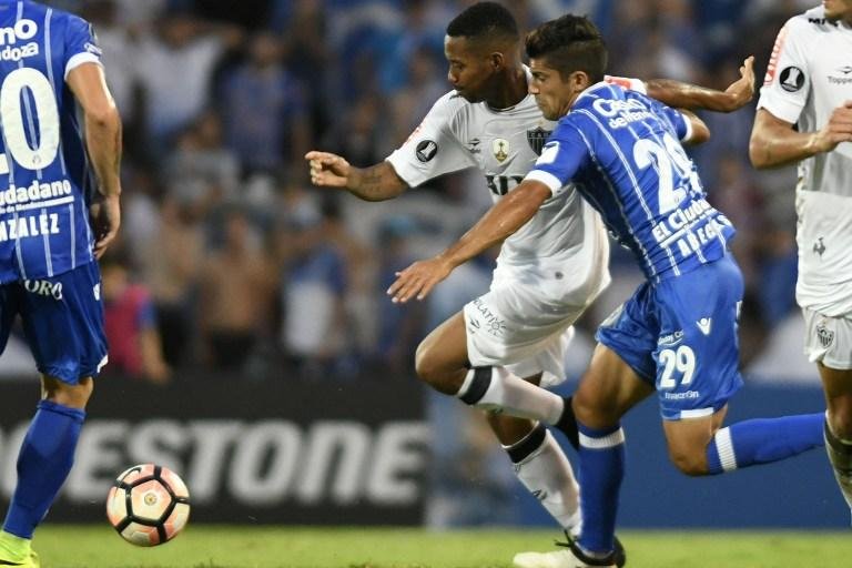 Time brasileiro empatou com o advers&aacute;rio em 1 a 1 