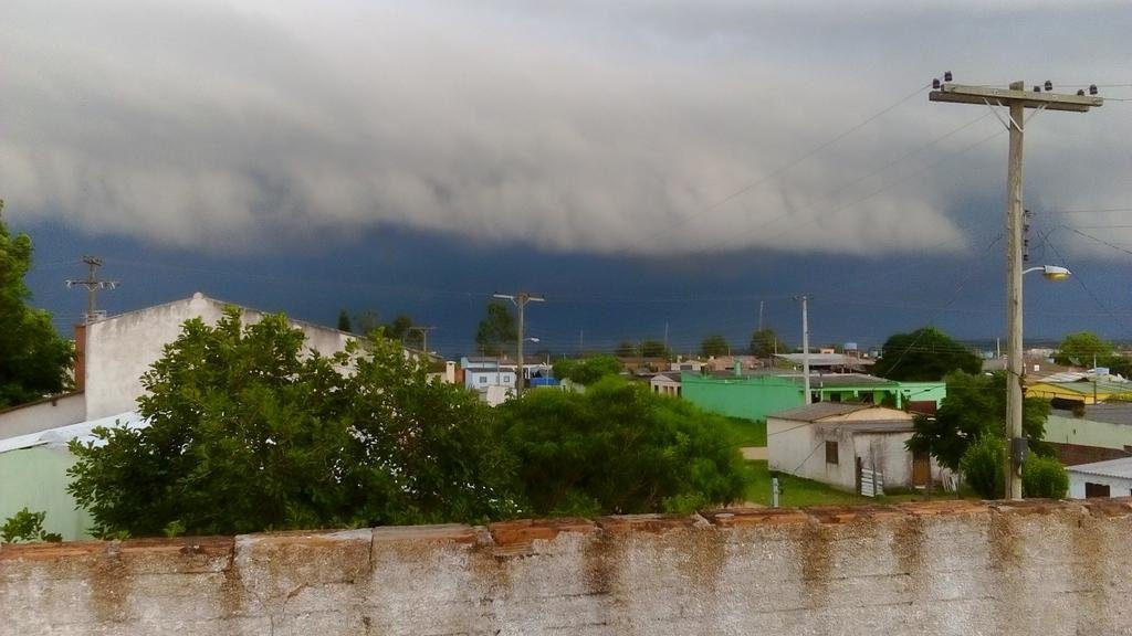 Temporal j&aacute; atinge Bag&eacute;, no Sul do Estado
