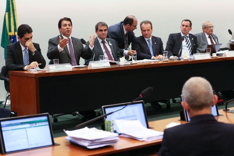 At&eacute; o momento, 57 modifica&ccedil;&otilde;es foram propostas ao texto desejado pelo governo Temer