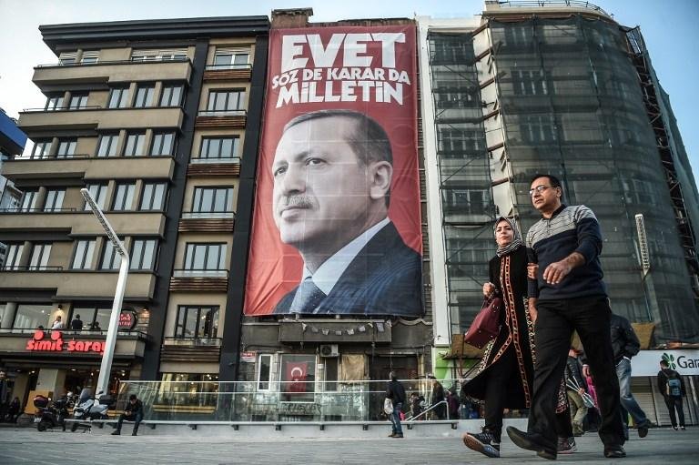 Referendo quer refor&ccedil;ar poderes do presidente da Turquia
