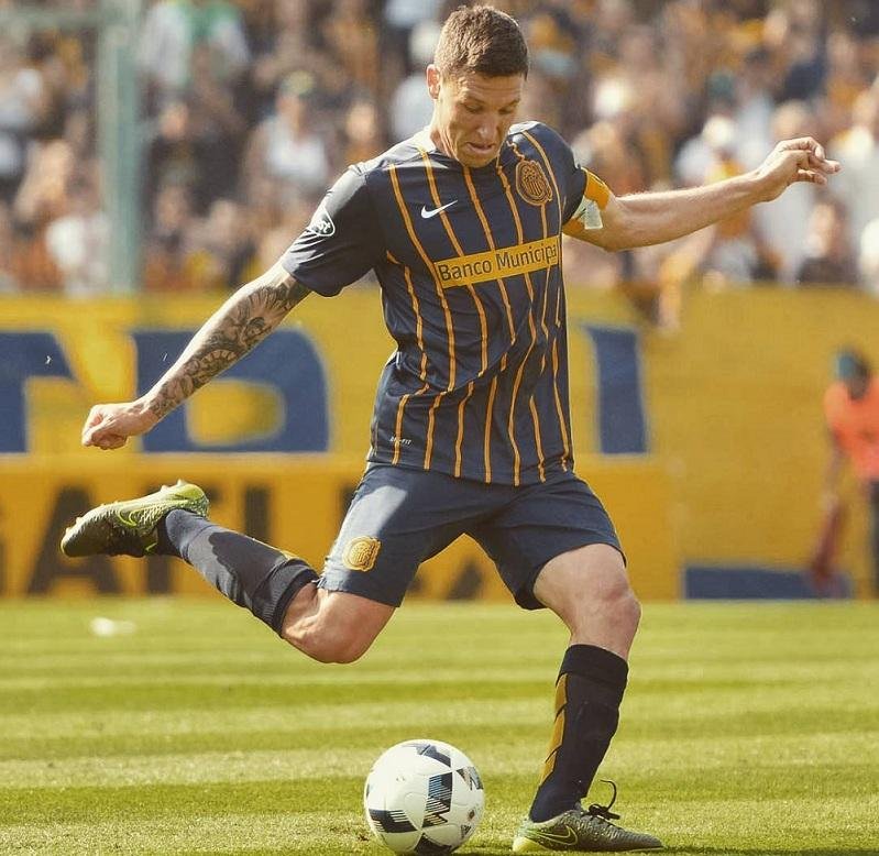 Dami&aacute;n Musto &eacute; um dos destaques do Rosario Central e chegaria para segunda fase da Libertadores da Am&eacute;rica