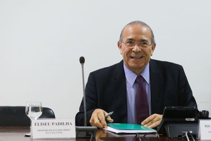 Ministro-chefe passou por cirurgia na pr&oacute;stata e interna&ccedil;&atilde;o em hospital de Porto Alegre