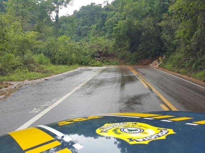 Temporal do fim de semana provocou bloqueio no km 167