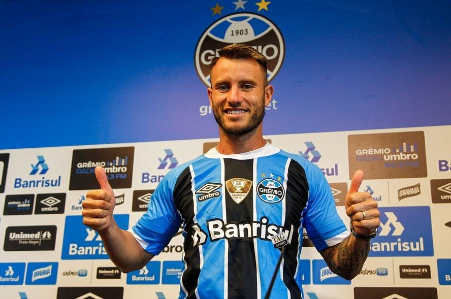 Fern&aacute;ndez vai vestir camisa 10 do Gr&ecirc;mio