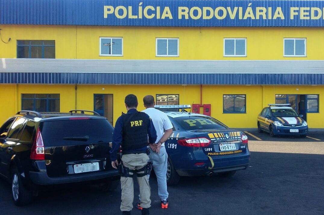 Suspeito levava passageiros em ve&iacute;culo com registro de furto em 2016