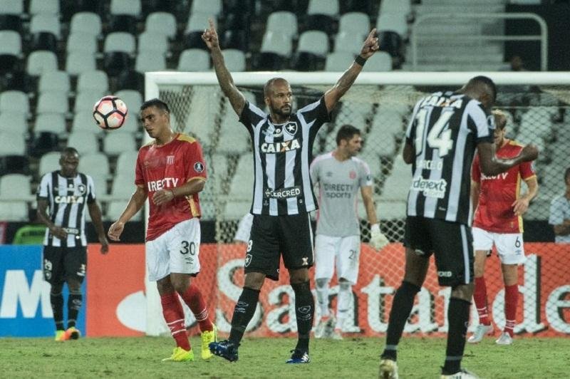 Botafogo supera Estudiantes na estreia no seu grupo na Libertadores