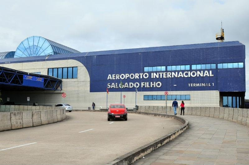 Salgado Filho e mais tr&ecirc;s aeroportos v&atilde;o a leil&atilde;o hoje 