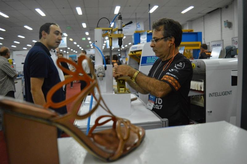 "F&aacute;brica Conceito" destaca potencial do setor cal&ccedil;adista em Novo Hamburgo