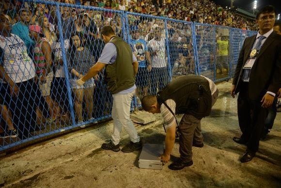 Pol&iacute;cia Civil indicia quatro pessoas por acidente com carro aleg&oacute;rico, no Rio
