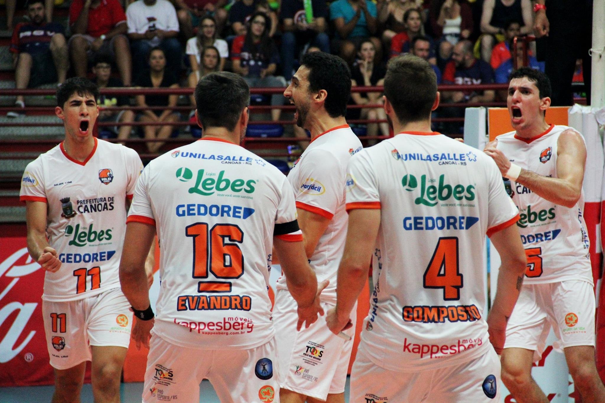 Lebes Gedore Canoas estreia nos play-offs da Superliga em Minas Gerais