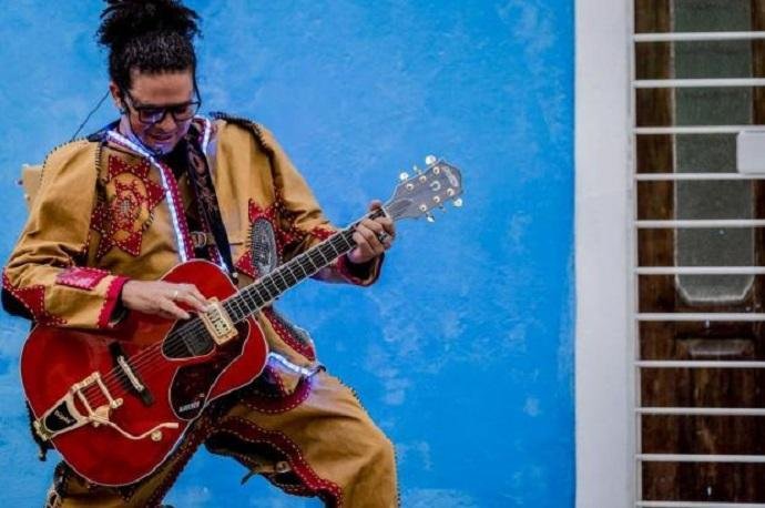 Clayton Barros abre programa&ccedil;&atilde;o &agrave;s 17h desta sexta na Pra&ccedil;a Dante Alighieri