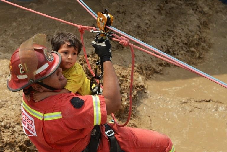 Fortes chuvas causaram deslizamentos de terra e o aumento do n&iacute;vel de at&eacute; cinco rios que contornam a capital