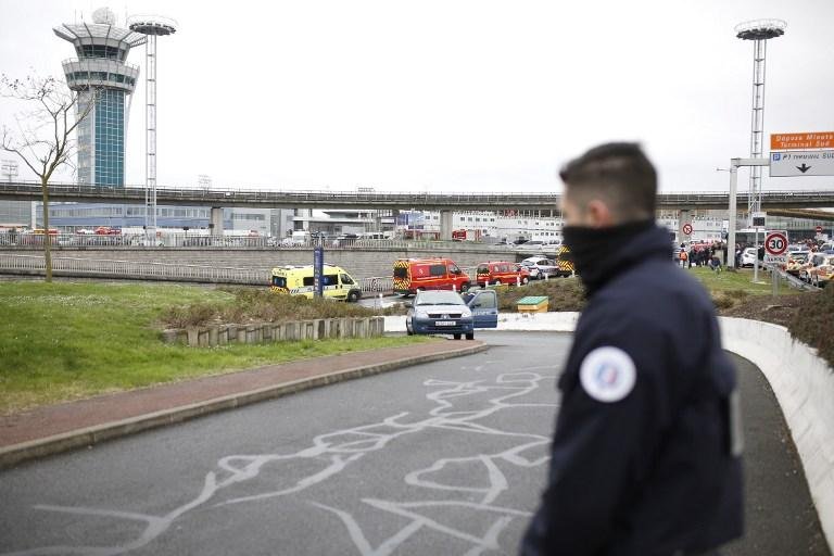 Tr&aacute;fego a&eacute;reo no terminal de Orly foi suspenso