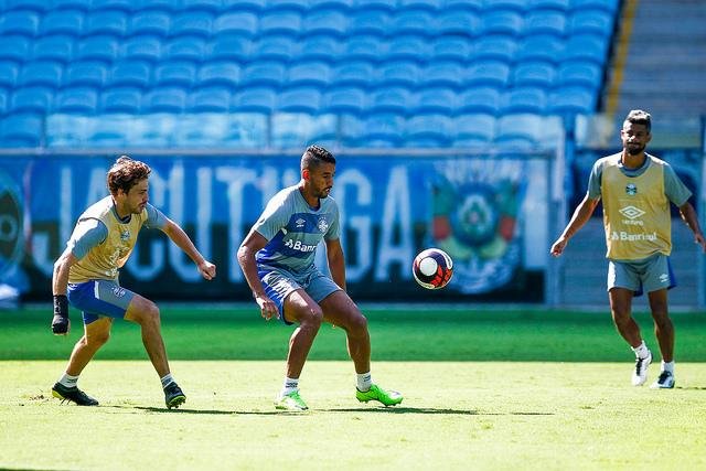 Michel diz que h&aacute; "bastante diferen&ccedil;a" no Gr&ecirc;mio se Barrios for escalado