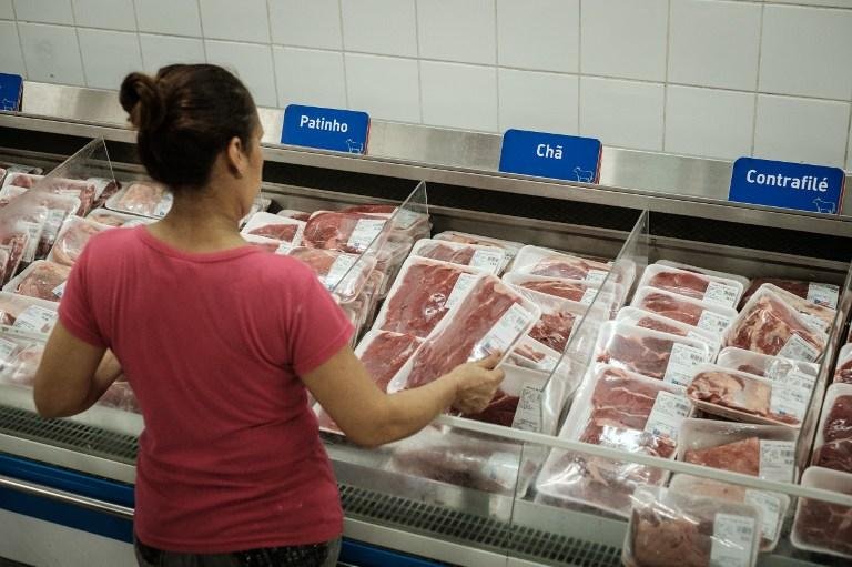 Ministro recomendou que consumidores sigam comendo carne