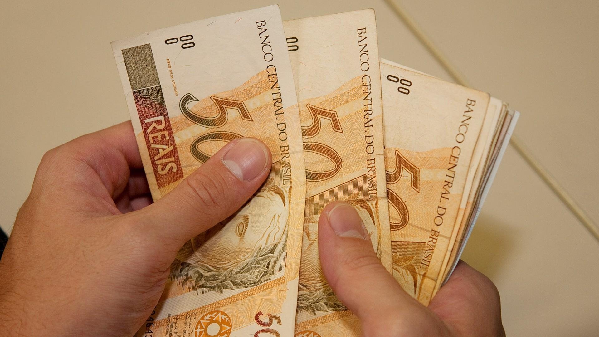 R$ 250 milh&otilde;es ser&atilde;o usados para o pagamento de 140 mil servidores inativos do estado