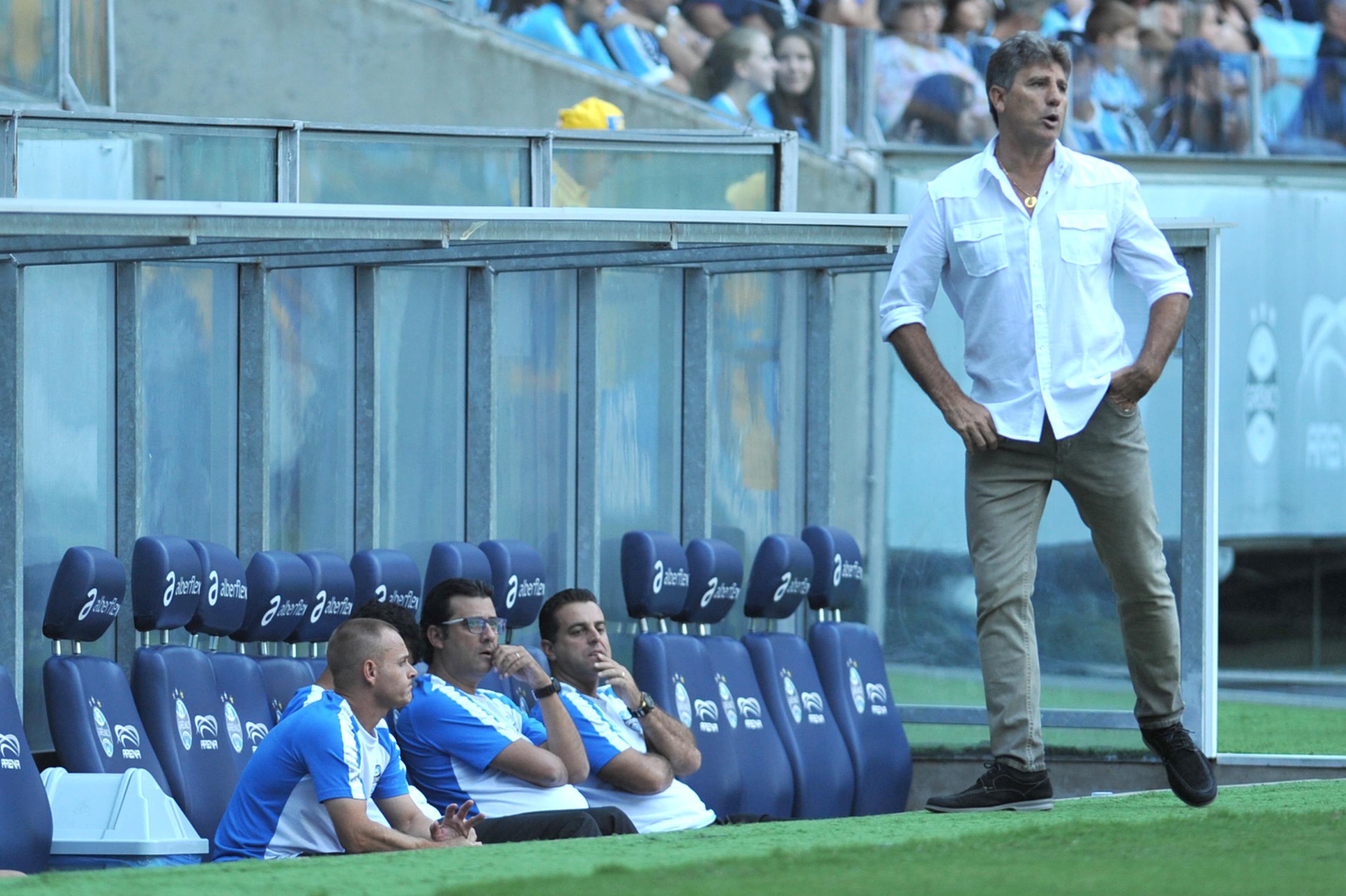 T&eacute;cnico volta a cobrar aten&ccedil;&atilde;o dos jogadores do Gr&ecirc;mio contra times retrancados
