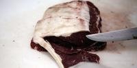 Chile suspende temporariamente importações de carne do Brasil