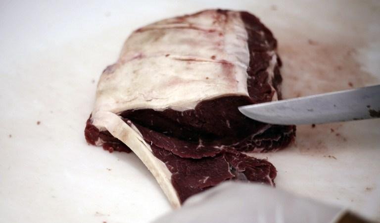 Chile suspende temporariamente importa&ccedil;&otilde;es de carne do Brasil