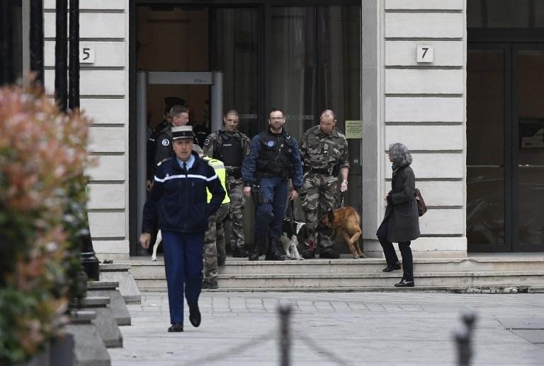 Departamento do Tribunal investiga crimes envolvendo candidatos &agrave; elei&ccedil;&atilde;o francesa 