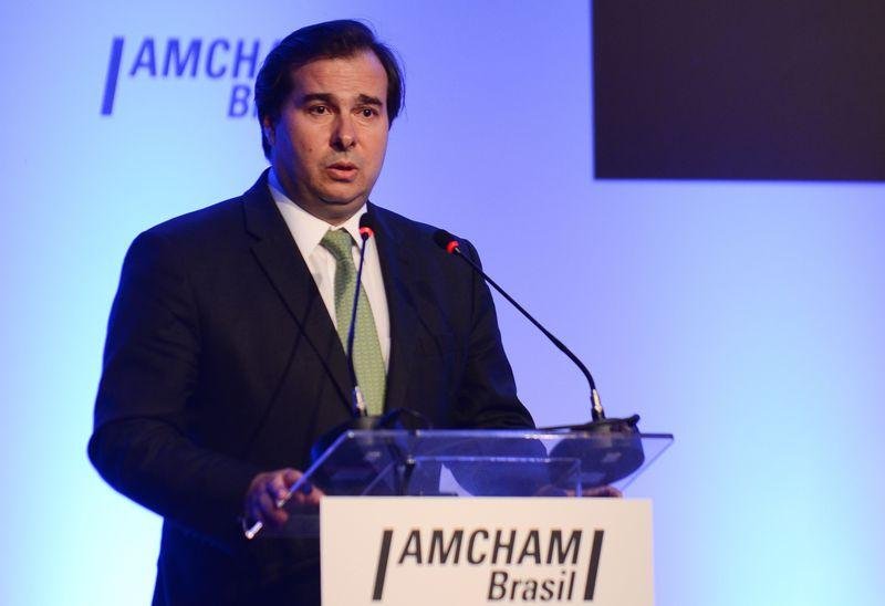 Rodrigo Maia garante que aprova&ccedil;&atilde;o da reforma trabalhista ser&aacute; em abril