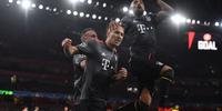 Bayern lidera a Bundesliga, está nas semifinais da Copa da Alemanha e nas quartas de final da Liga dos Campeões