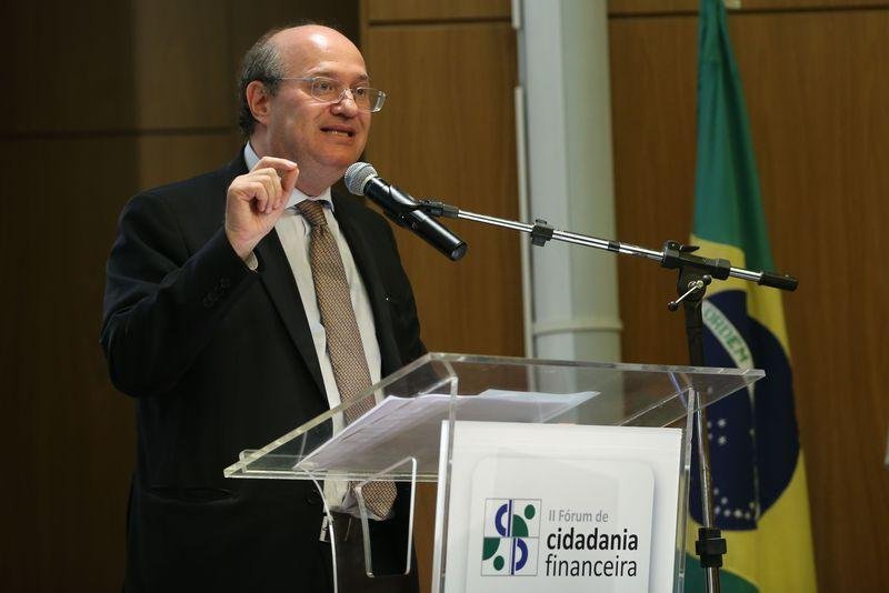 Brasil est&aacute; menos vulner&aacute;vel a choques externos, diz presidente do BC