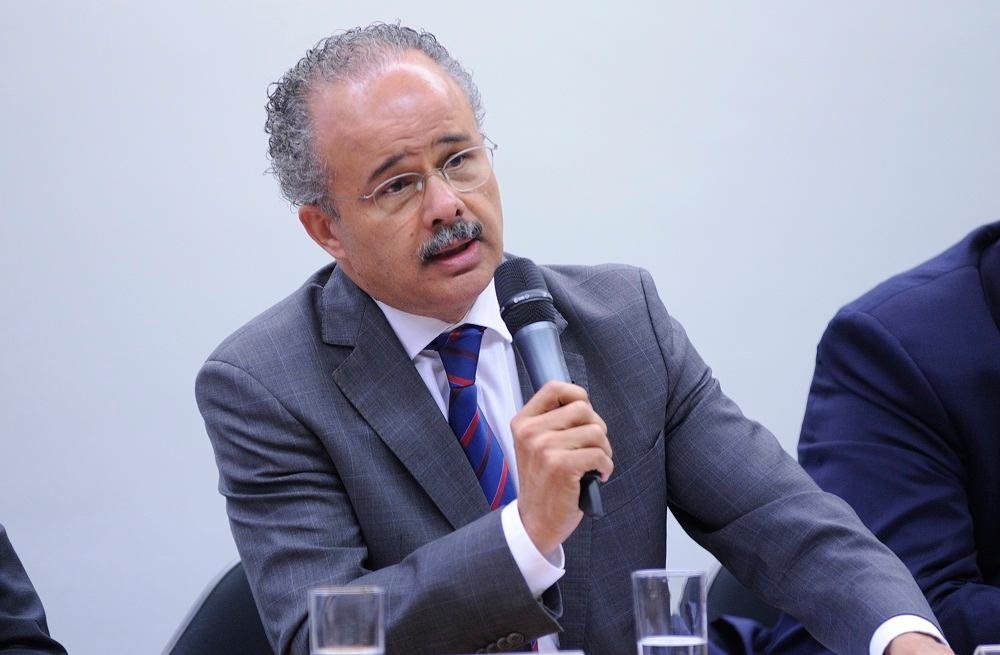 Deputado Vicente C&acirc;ndido prop&otilde;e que sistema de voto seja em lista fechada e que vigore at&eacute; 2022