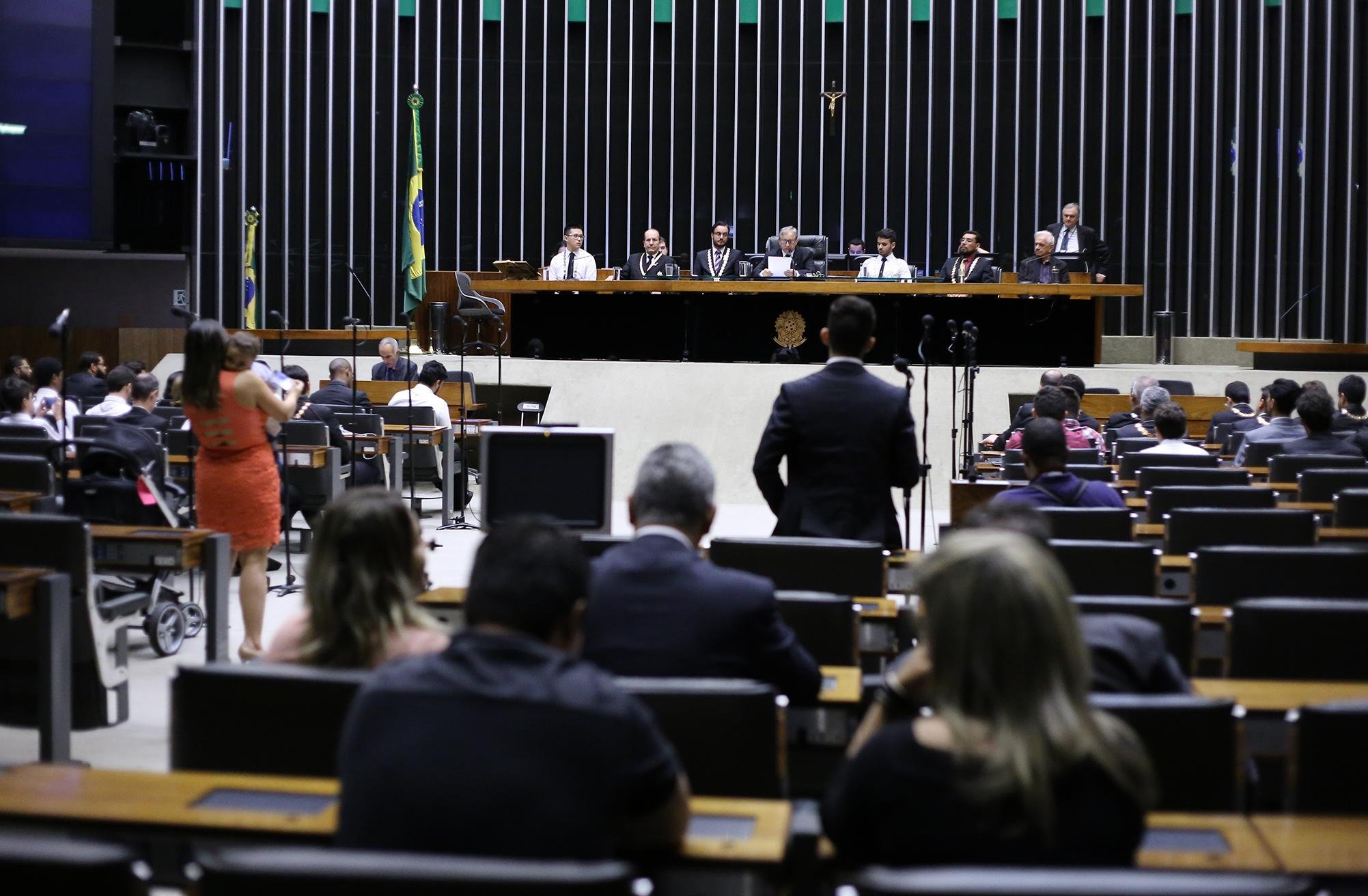 Oposi&ccedil;&atilde;o prometeu obstruir a vota&ccedil;&atilde;o com requerimentos, o que deve atrasar a conclus&atilde;o dos trabalhos