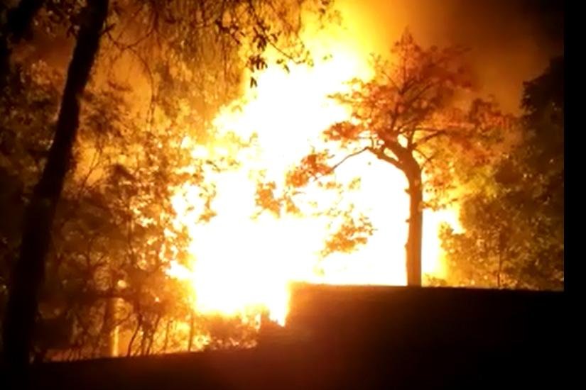 Chamas obrigaram evacua&ccedil;&atilde;o de alunos e funcion&aacute;rios, mas ningu&eacute;m ficou ferido