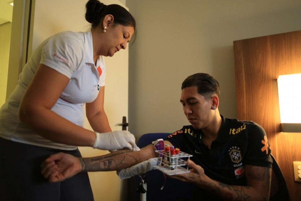 Firmino deve ficar com vaga de Gabriel Jesus na Sele&ccedil;&atilde;o Brasileira