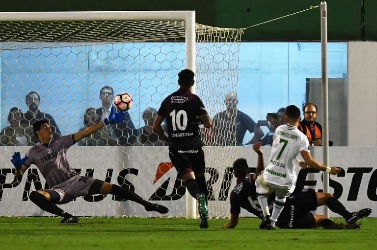 Assist&ecirc;ncia de v&iacute;deo j&aacute; foi utilizada em torneios para ajudar o &aacute;rbitro em situa&ccedil;&otilde;es de p&ecirc;nalti, gol e cart&atilde;o vermelho