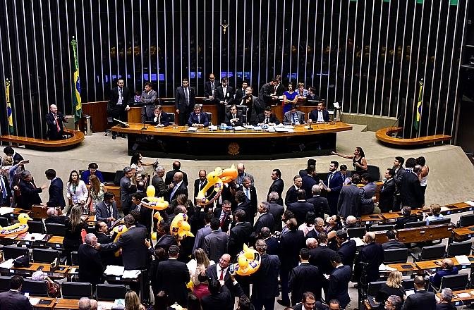Projeto teve 231 votos favor&aacute;veis e 188 contr&aacute;rios, com oito absten&ccedil;&otilde;es