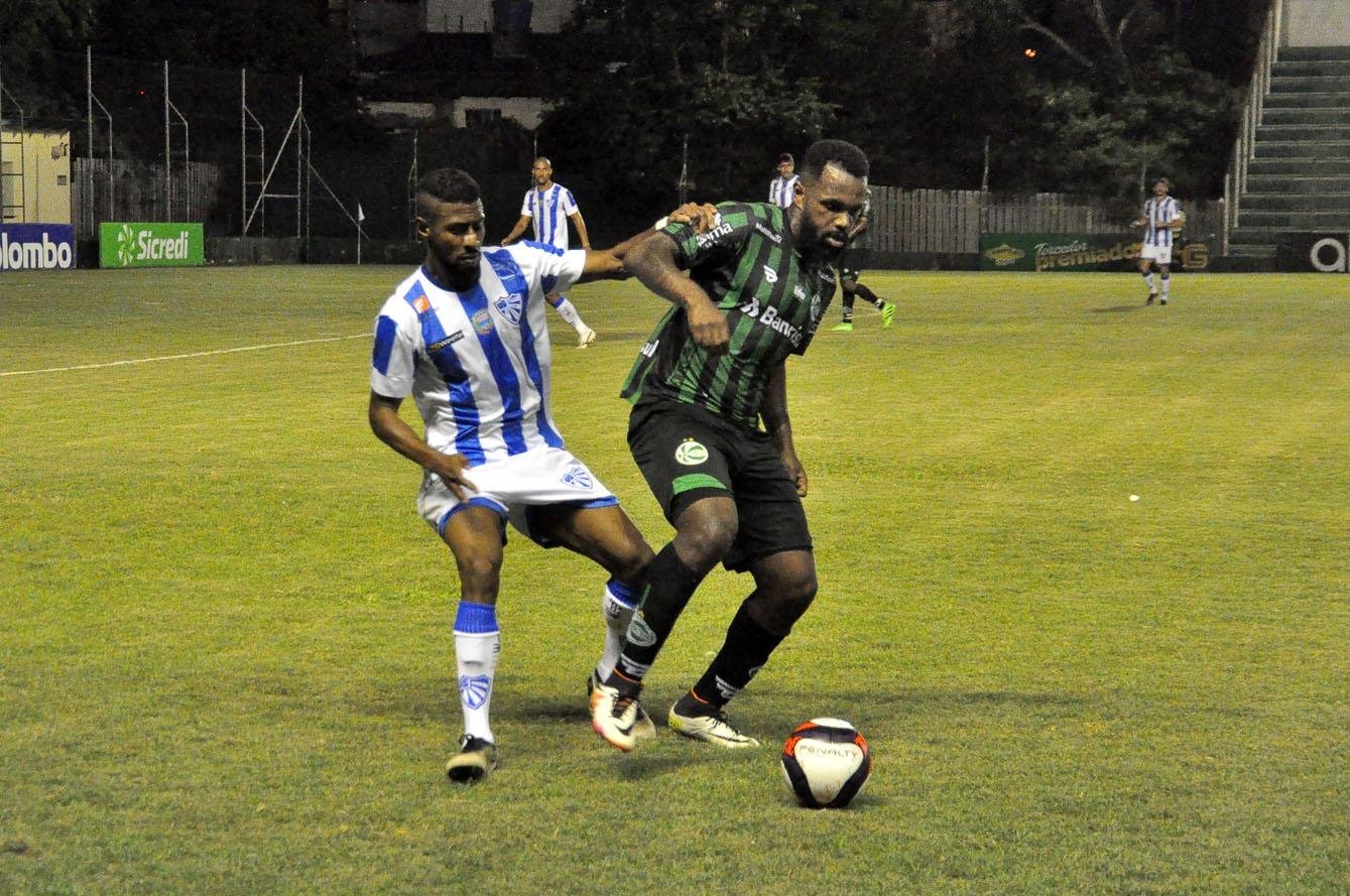 Estrelado conquistou importante vit&oacute;ria por 2 a 1 na noite desta quarta-feira