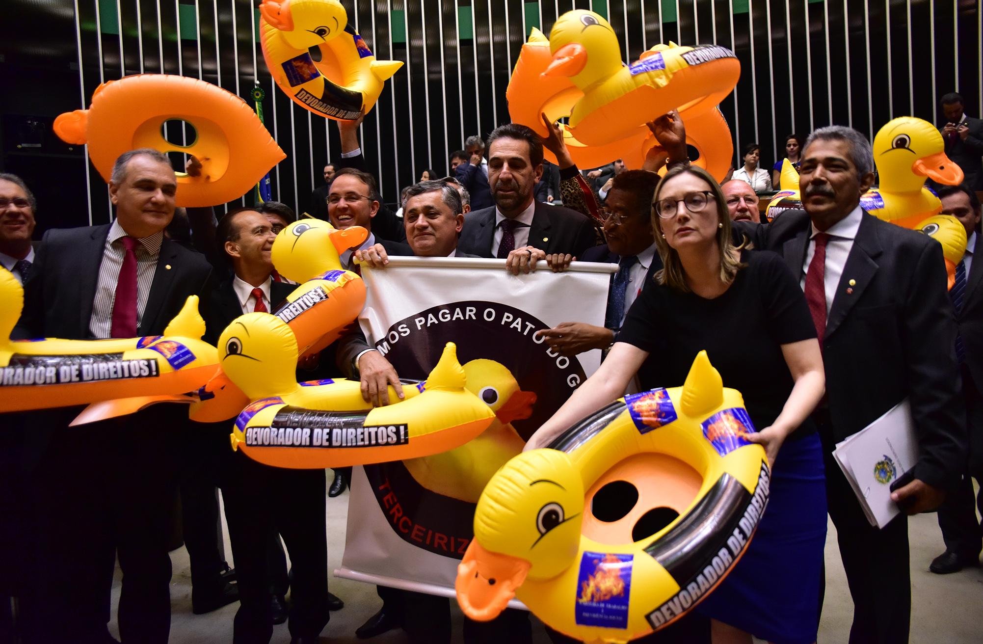 Placar da terceiriza&ccedil;&atilde;o mostra que n&atilde;o ser&aacute; f&aacute;cil aprovar reforma da Previd&ecirc;ncia