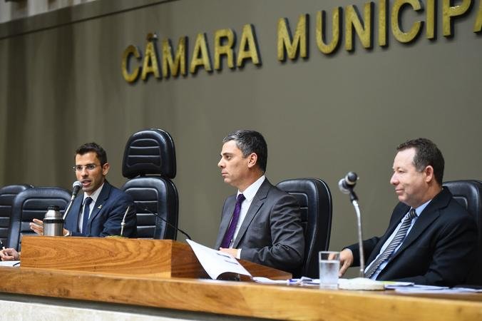 Busatto argumentou que Capital passa por situa&ccedil;&atilde;o mais grave, Numer salientou caixa no fim de gest&atilde;o