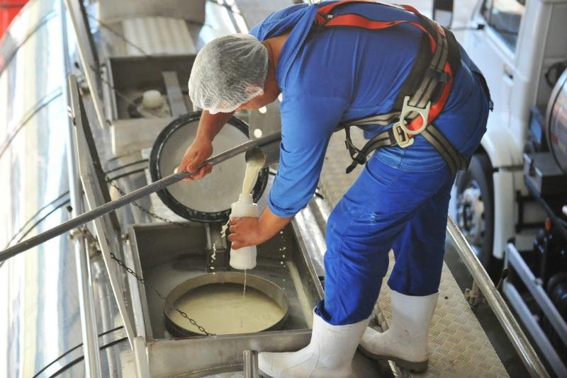 MP denuncia 41 pessoas na 12&ordf; fase da opera&ccedil;&atilde;o Leite Compen$ado