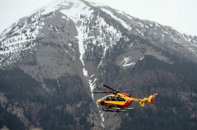 Avi&atilde;o da Germanwings cai em &aacute;rea inacess&iacute;vel na Fran&ccedil;a