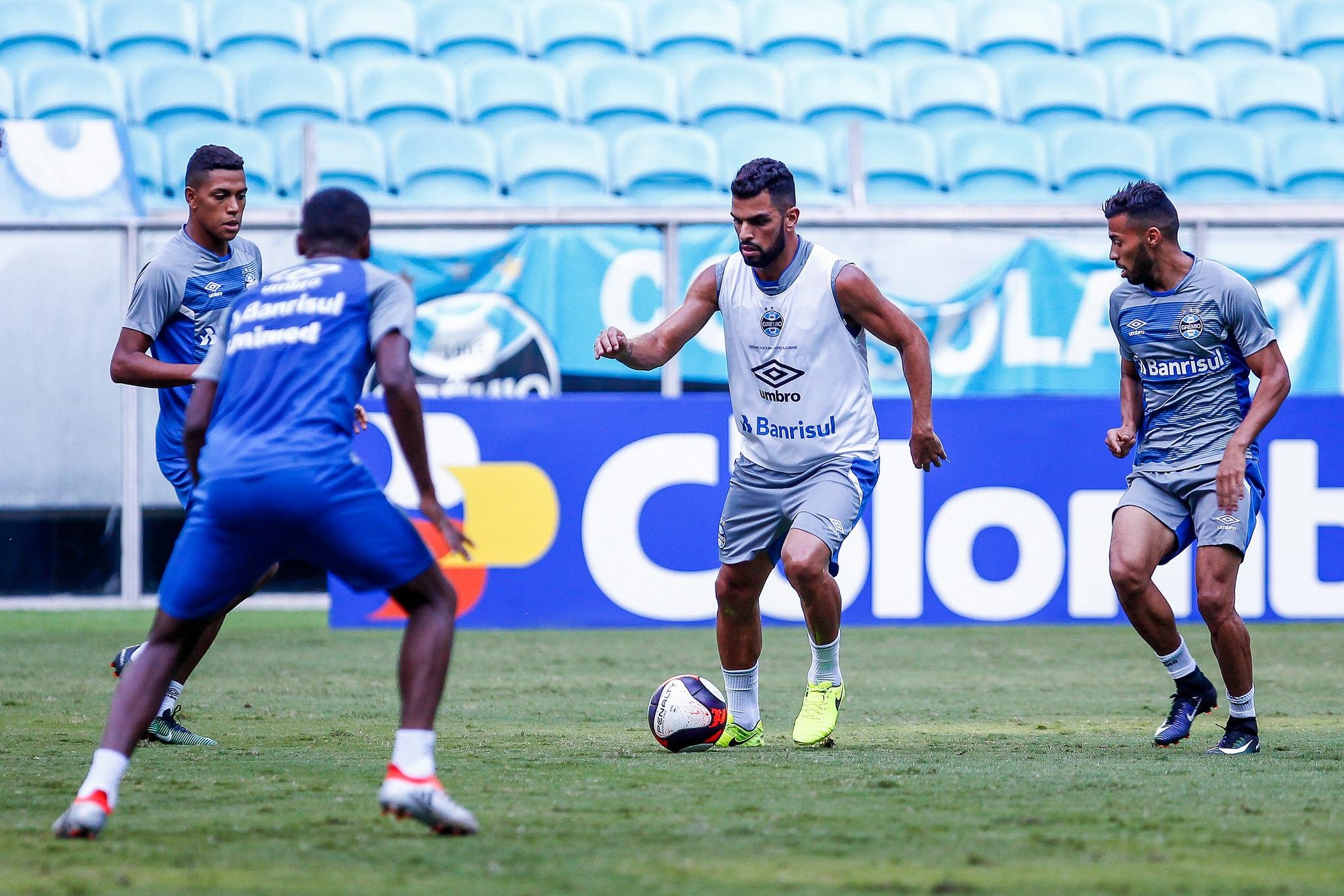 Treinador, por&eacute;m, admitiu que alguns jogadores n&atilde;o t&ecirc;m dormido no hor&aacute;rio certo