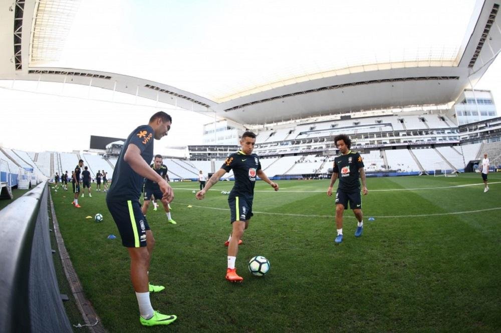 Marquinhos mant&eacute;m p&eacute;s no ch&atilde;o e diz que mais importante ser&aacute; chegar bem na Copa