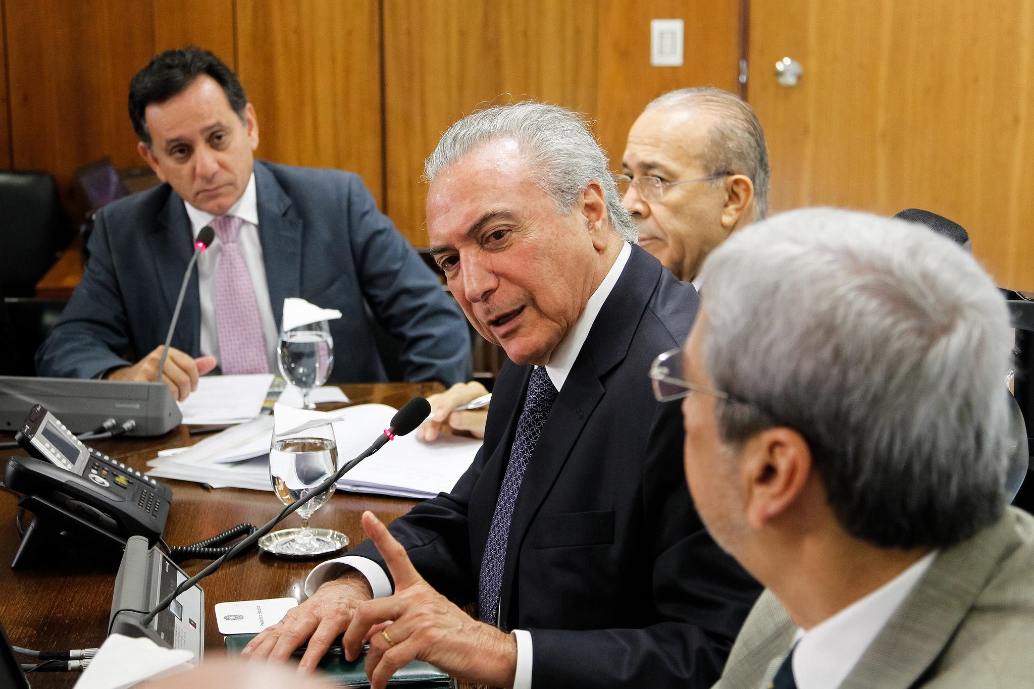 Temer deve sancionar terceiriza&ccedil;&atilde;o antes de analisar projeto do Senado