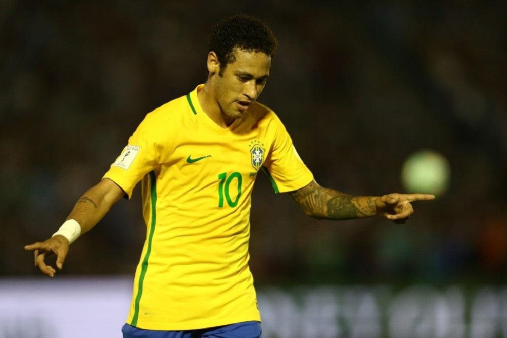 Neymar volta a ser capit&atilde;o da Sele&ccedil;&atilde;o Brasileira contra Paraguai